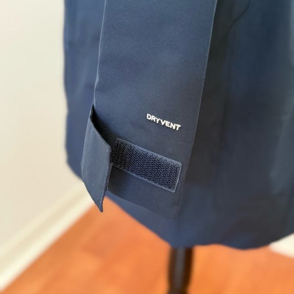 The North Face Women's Blue Jacket - Picture 7 of 16